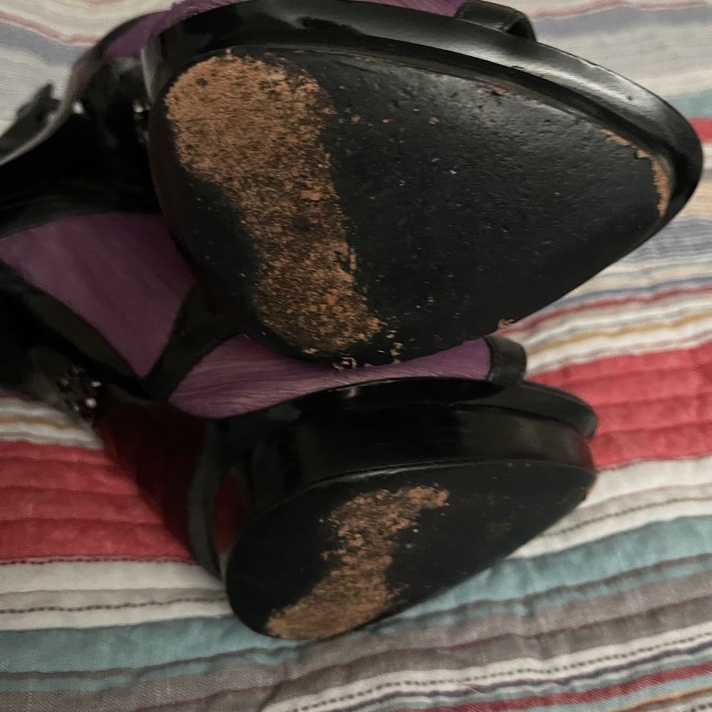 Heels - Picture 2 of 2